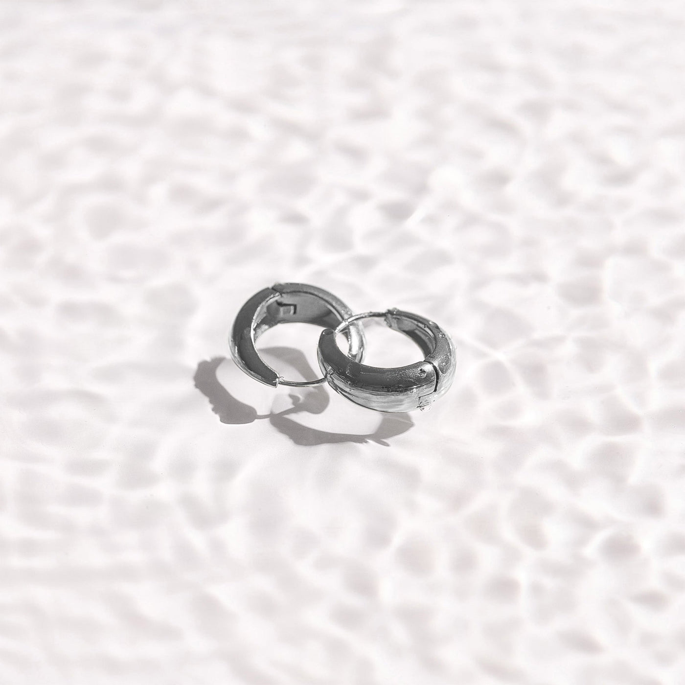 Teardrop Small Curve Hoop Earrings