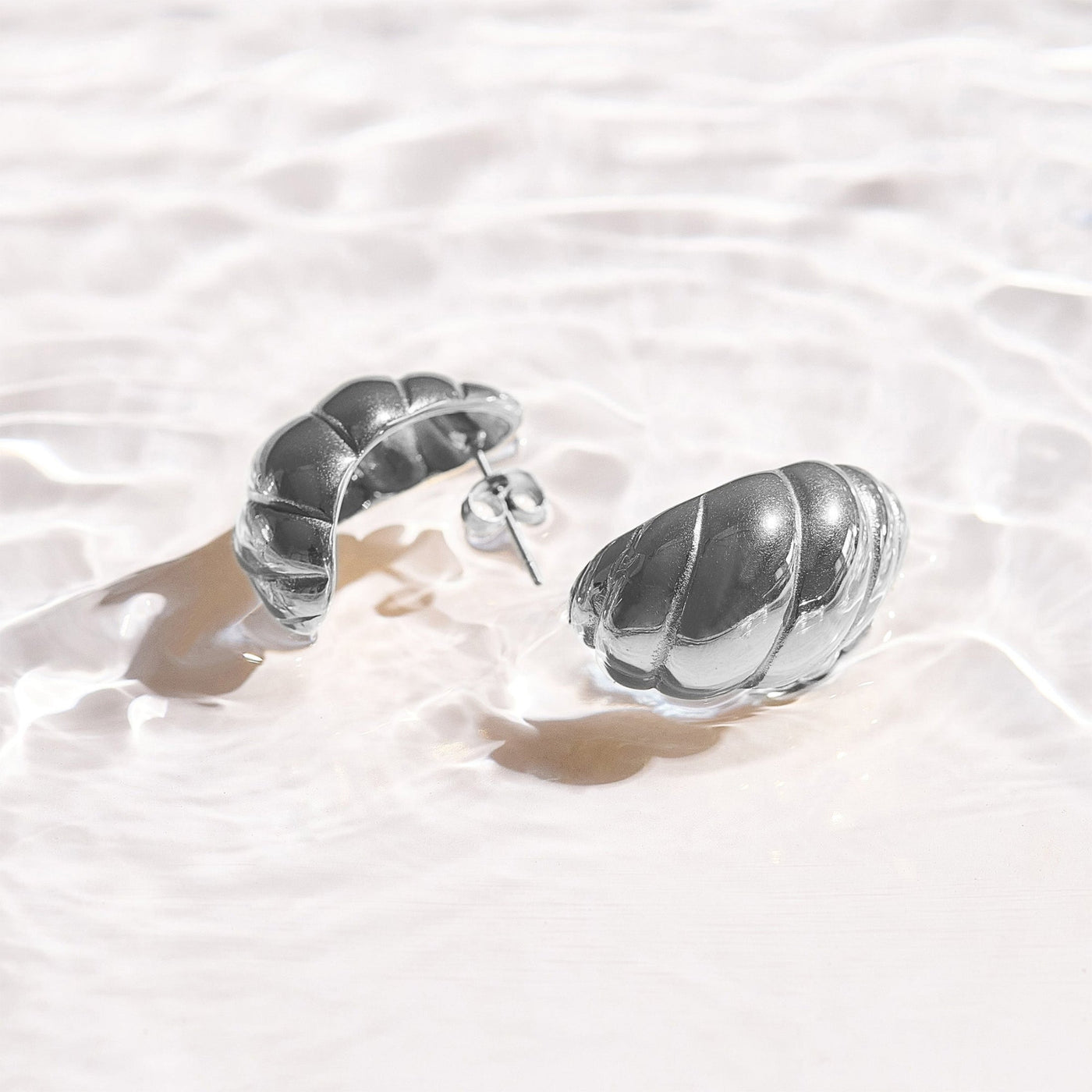 Twist Shell Dome Earrings